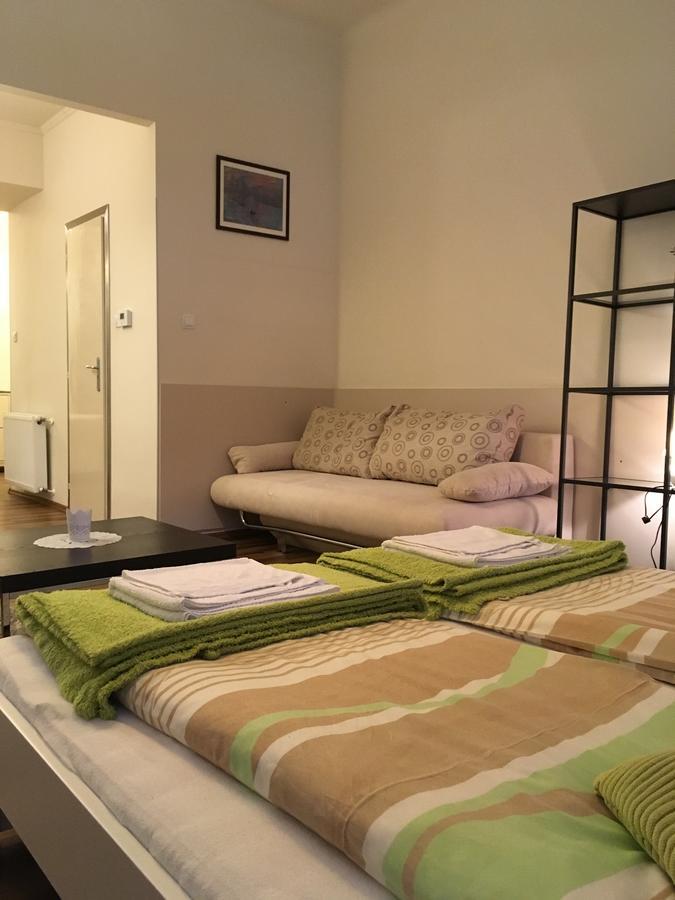 Apartment Arany Janos Apartman *